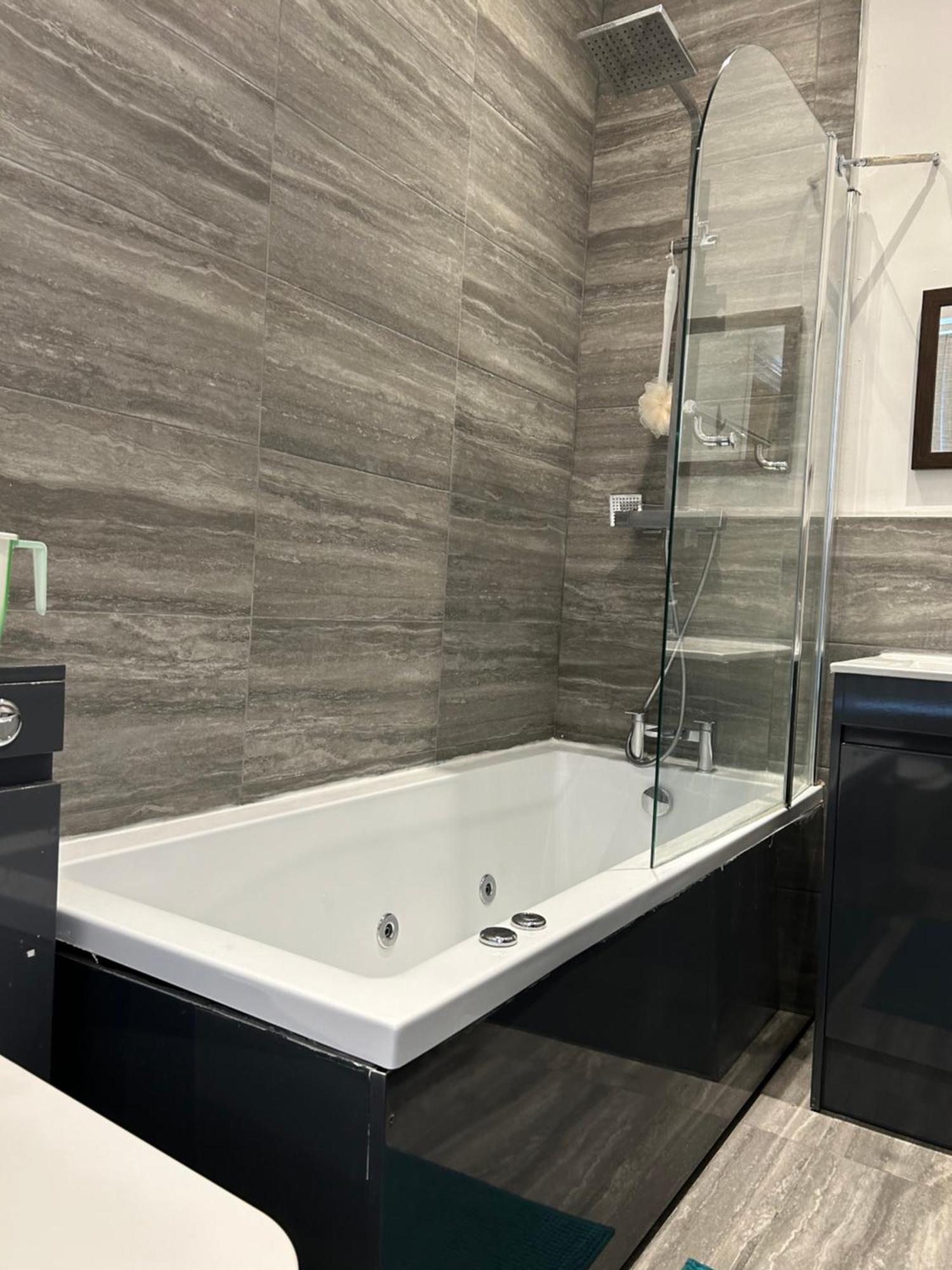 Ensuite Room With Private Bathroom At Walsall Exterior foto